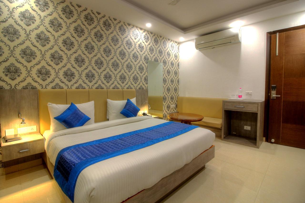 Hotel Almati Inn At Delhi Airport 新德里 外观 照片